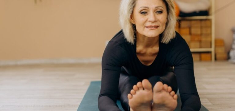 Tips on Staying Happy by Staying Connected